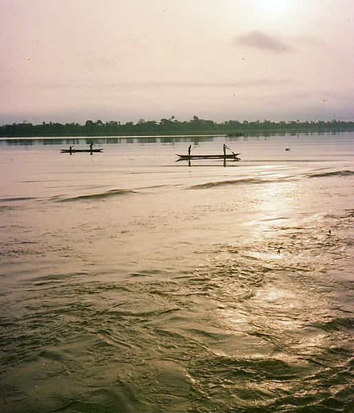 Prioques - Cannoes On Zaire River