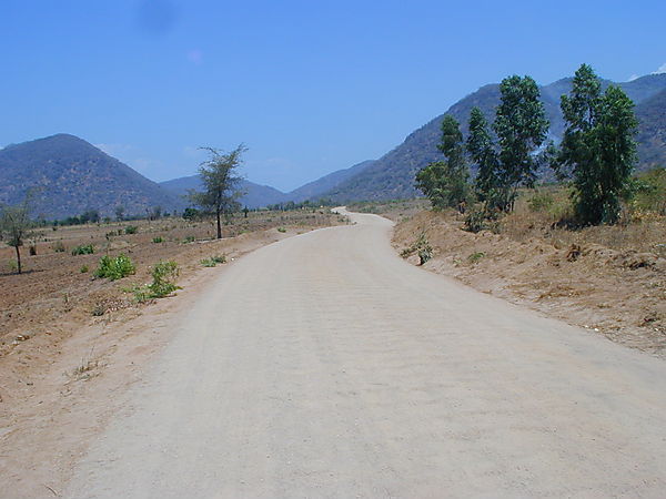 Road To Cape Maclear