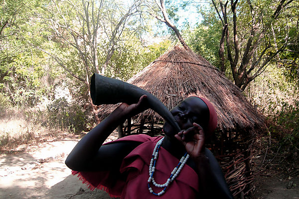 Kalenjin woman calling the tribe